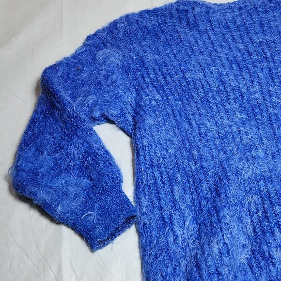 Another Look Sweater - Picture 7 of 10